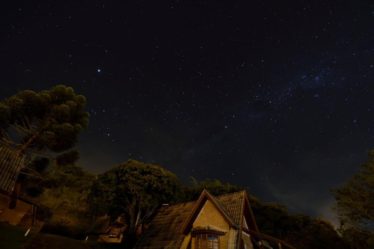 Pousada Villa Di Carpi Monte Sião Buitenkant foto
