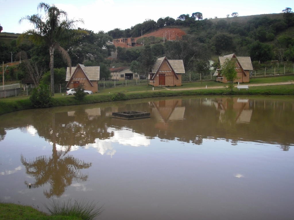 Pousada Villa Di Carpi Monte Sião Buitenkant foto